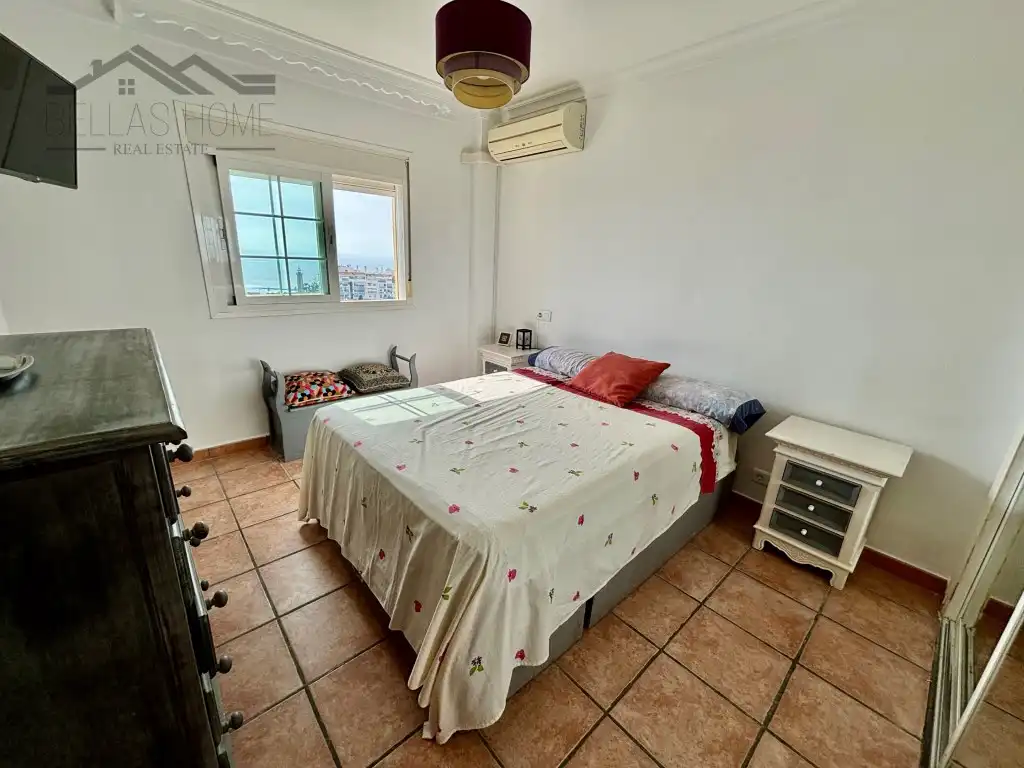 Habitación de Piso de alquiler en Estepona con Aire acondicionado, Terraza y Amueblado