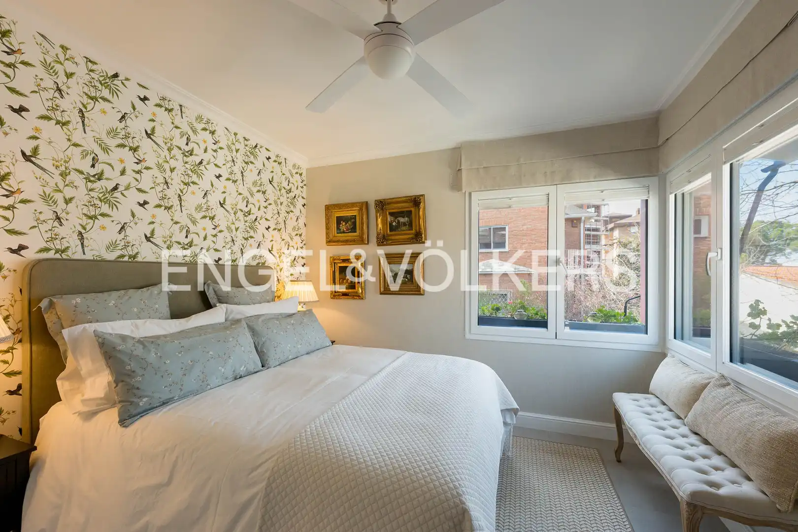 Bedroom of Houses for sale in Madrid  with Air Conditioner, Heating and Private garden