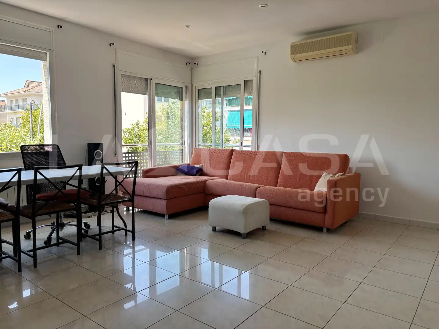 Living room of Detached homes for sale in La Roca del Vallès  with Air Conditioner, Heating and Private garden