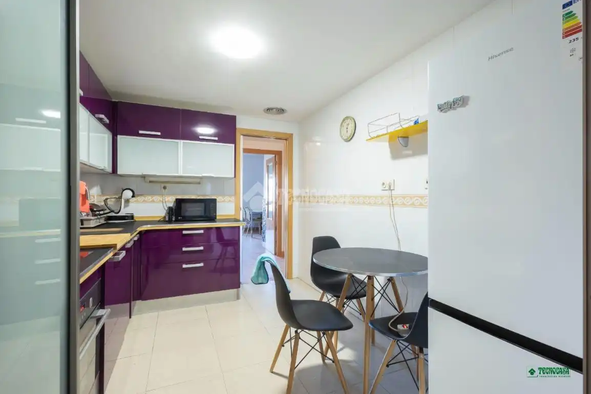 Cocina de Piso en venta en Almería con Terraza, Trastero y Piscina comunitaria