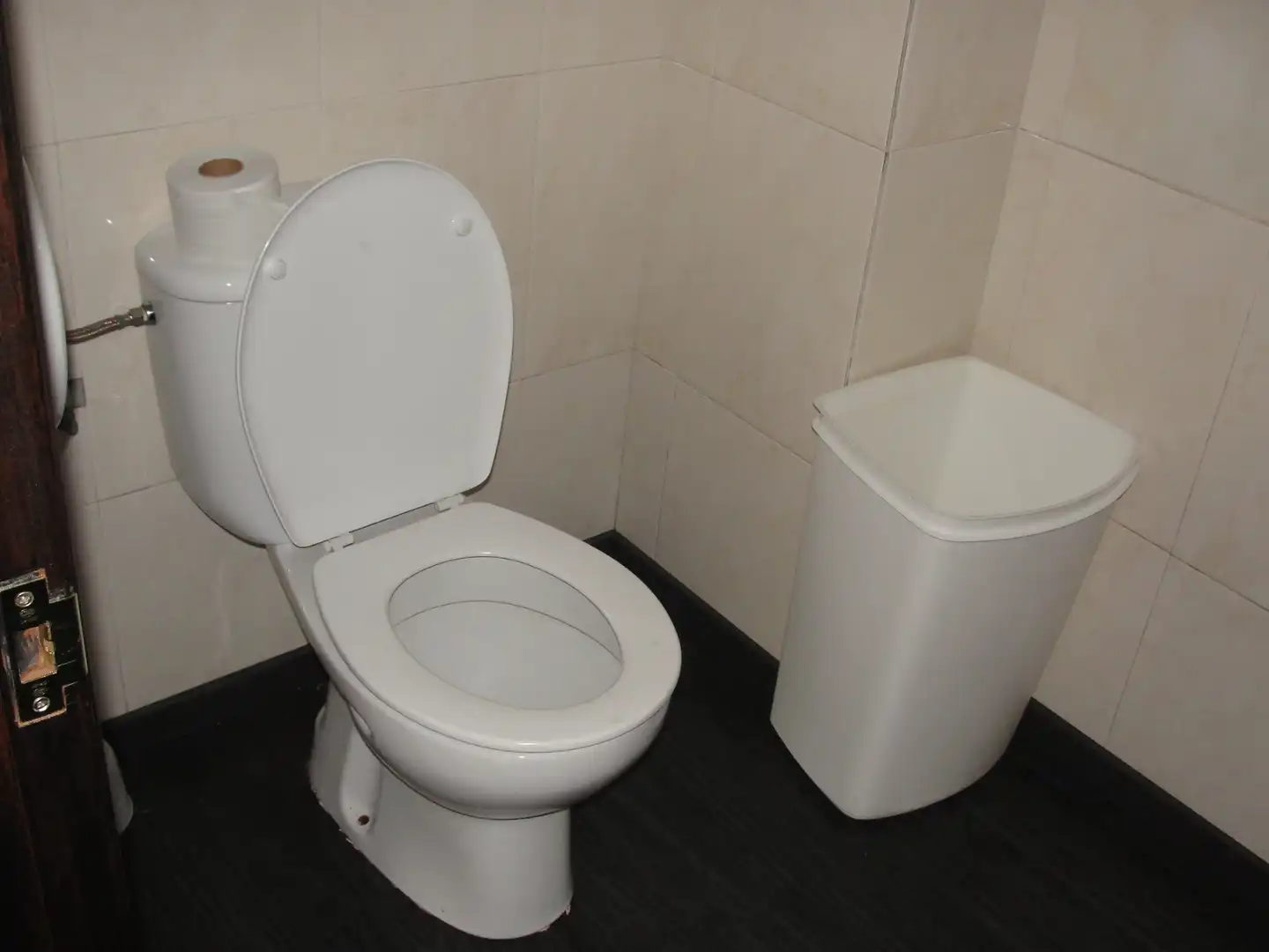 Bany de Local de lloguer en Ames amb Aire condicionat, Calefacció i Parquet