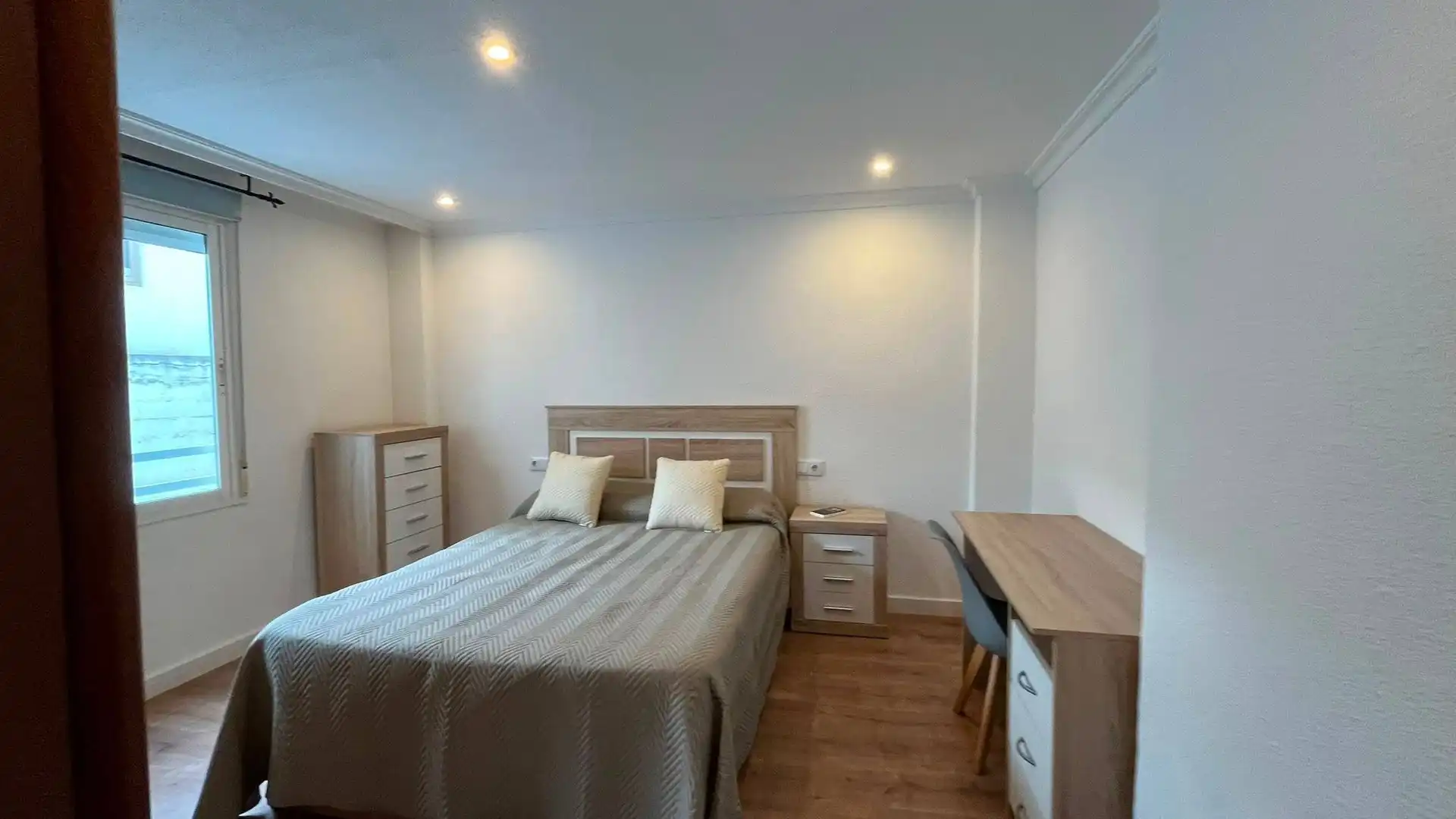 Room in Carrer Mare de Deu dels desamparats, Centro