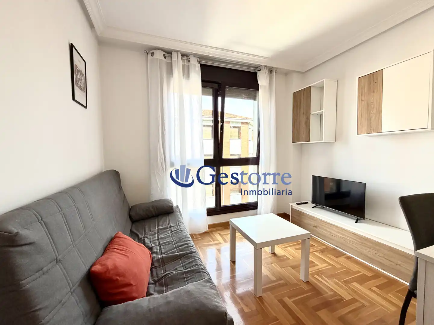 Living room of Flat for rent in Oviedo   with Heating and Furnished