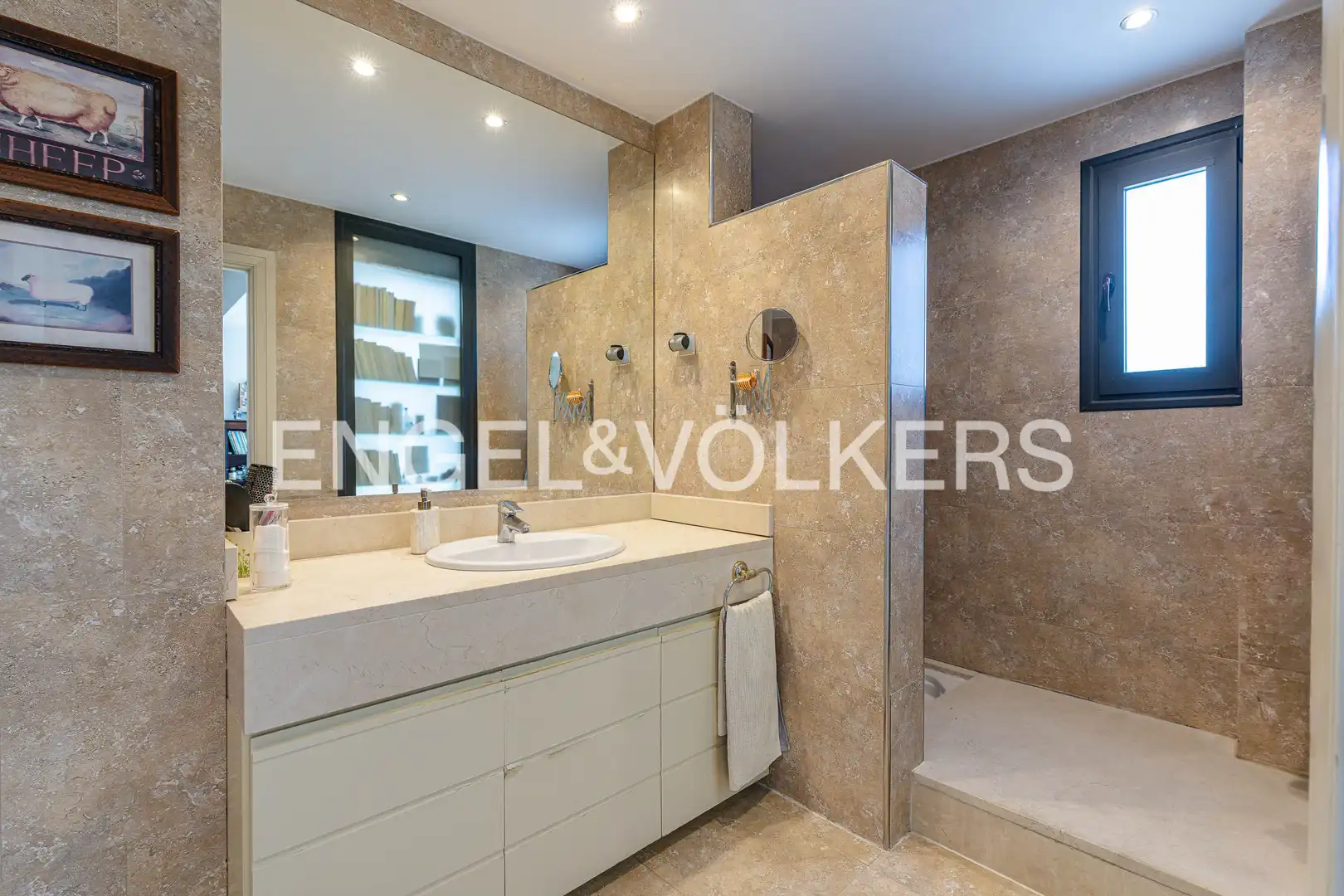 Baño de Casa o chalet en venta en Madrid con Aire acondicionado, Calefacción y Jardín privado