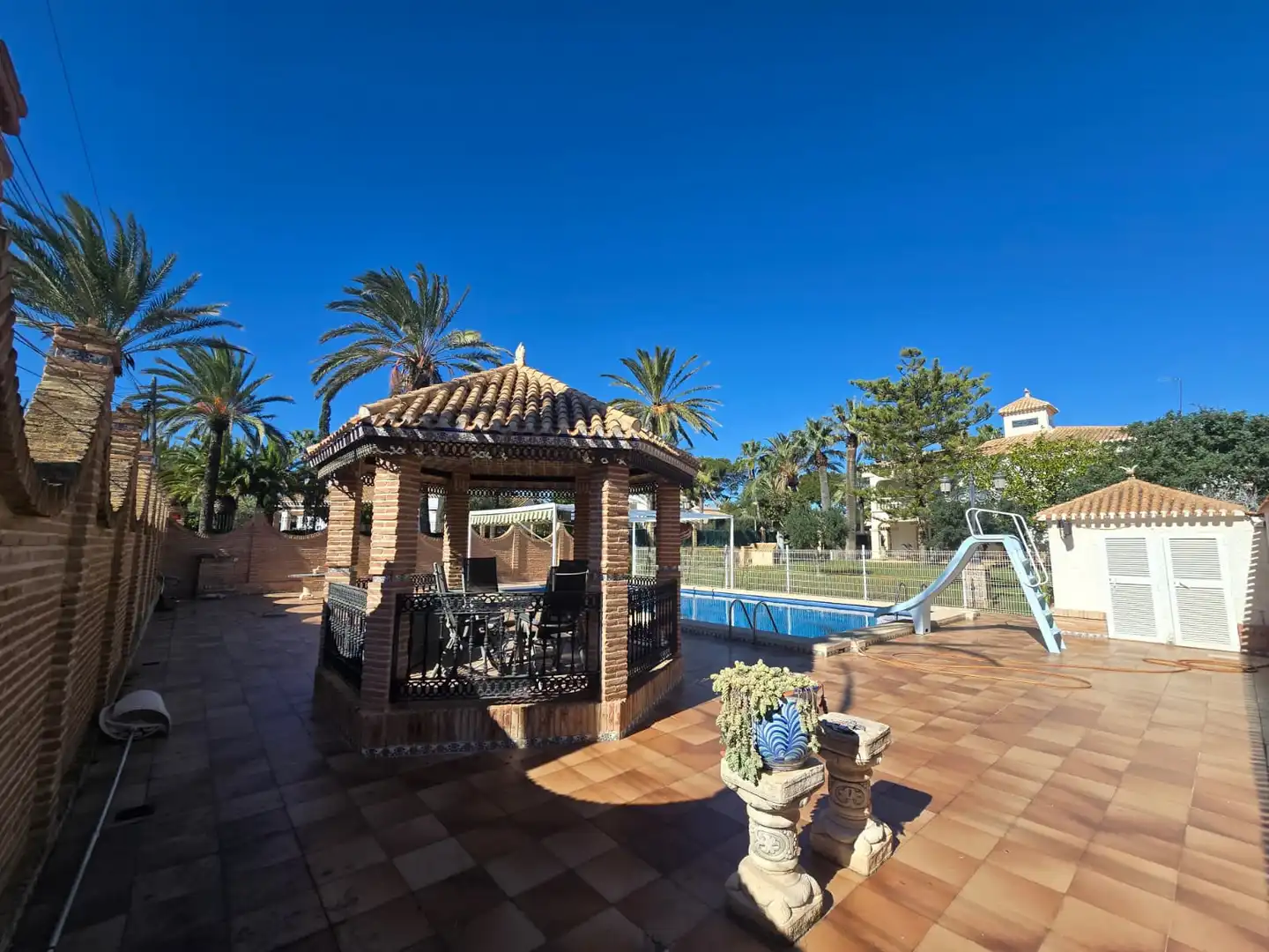 Jardí de Casa o xalet en venda en Orihuela amb Aire condicionat, Calefacció i Jardí privat