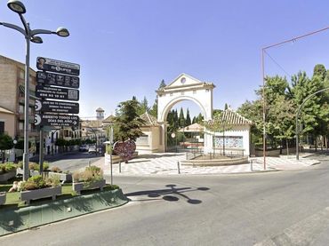 Flat with balcony for sale in La Zubia Ciudad