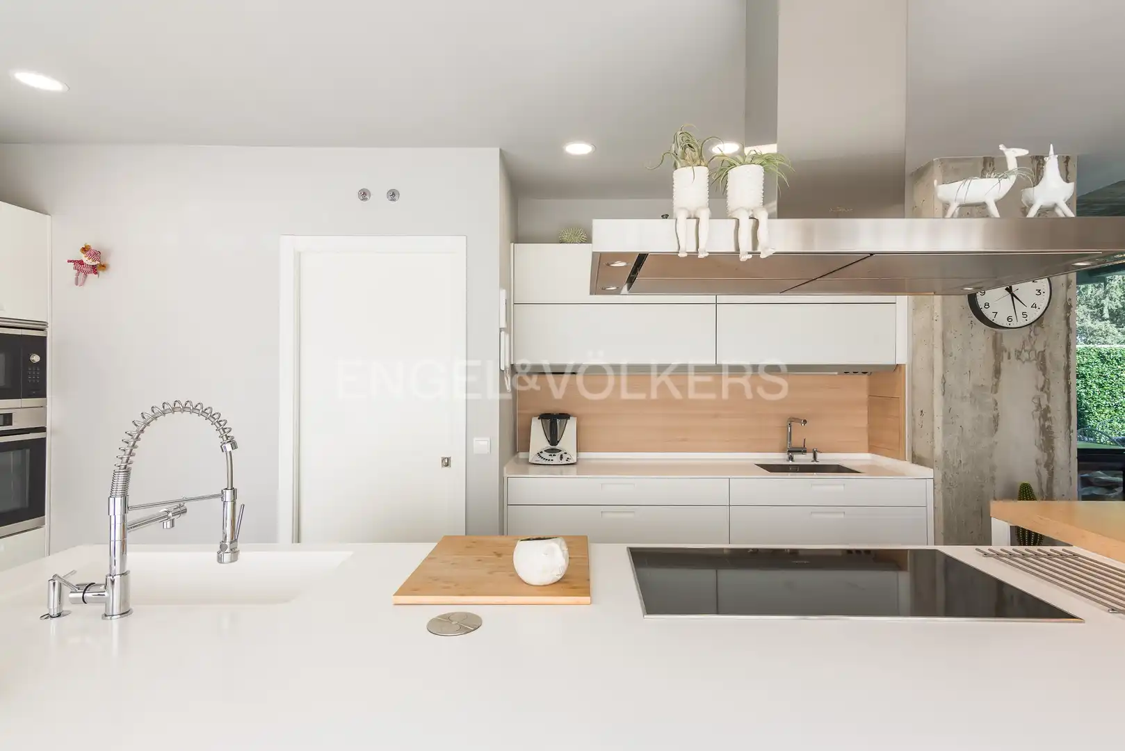 Kitchen of Houses for sale in Pozuelo de Alarcón  with Air Conditioner, Heating and Private garden