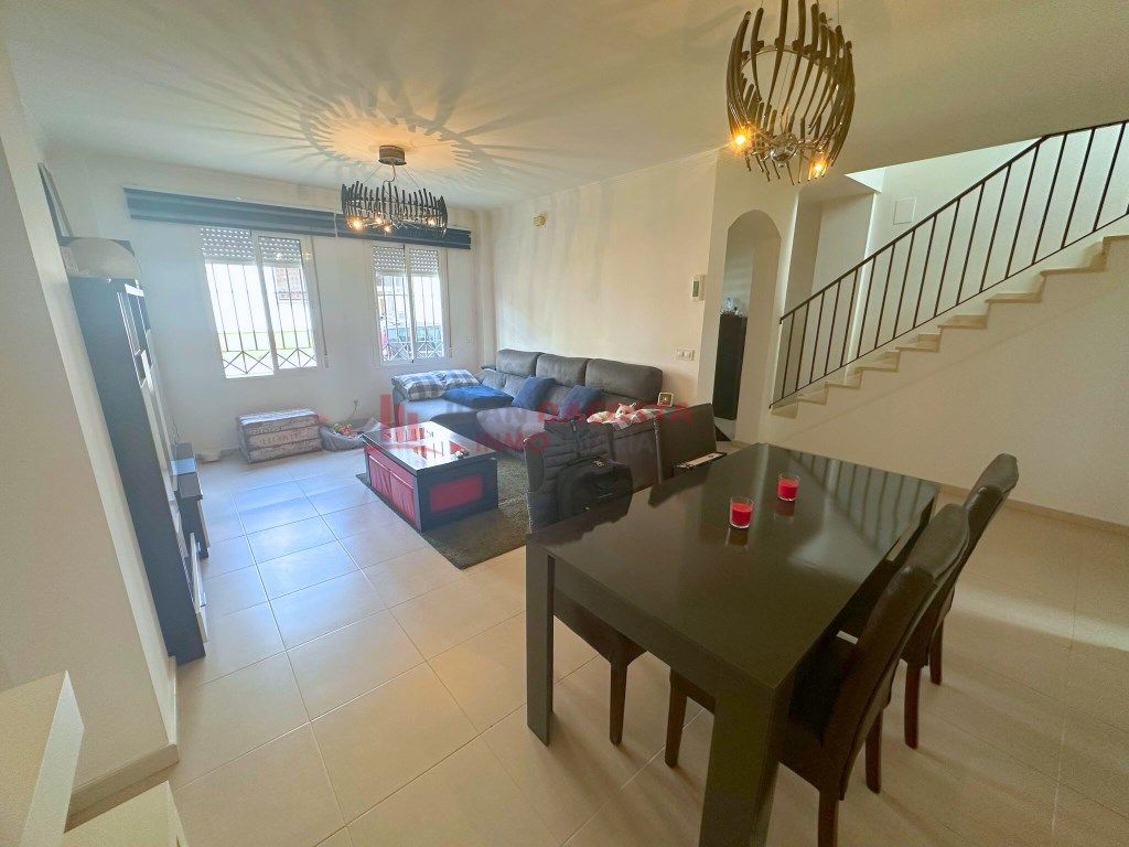 Sala d'estar de Casa adosada en venda en Lepe