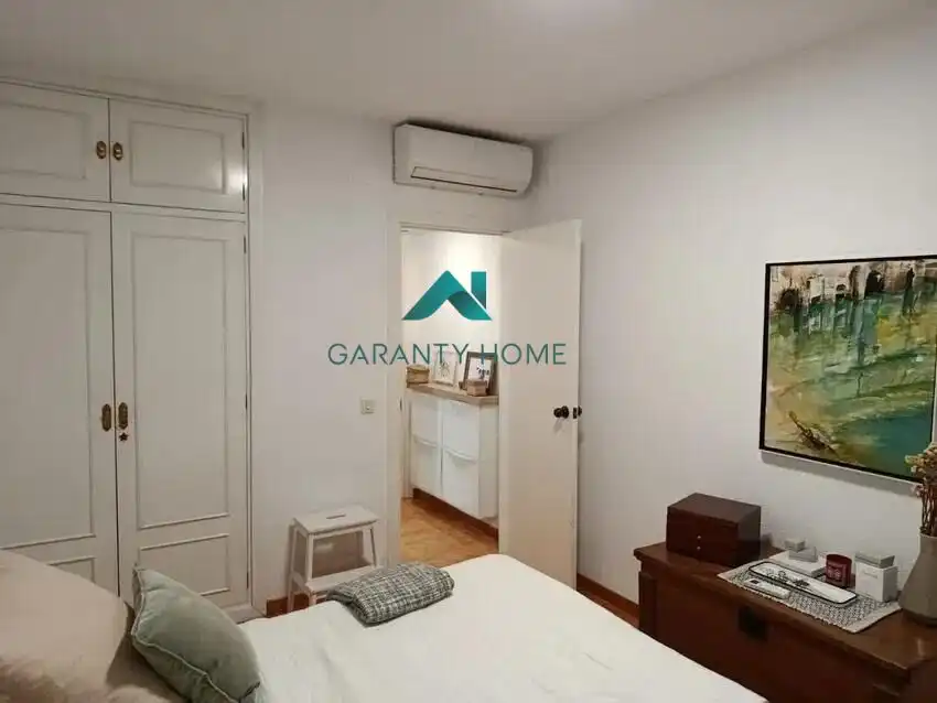 Habitación de Piso en venta en Sevilla con Trastero y Balcón