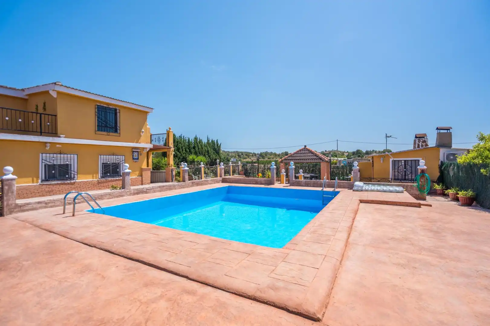 Piscina de Casa o chalet en venta en Benaguasil con Aire acondicionado, Calefacción y Jardín privado