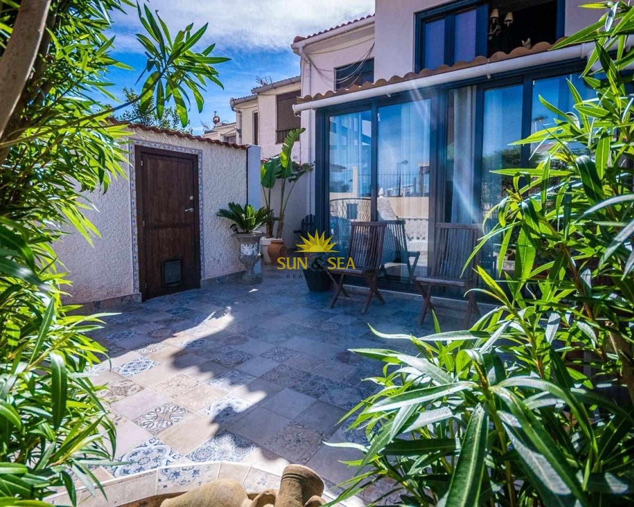 Terrace of Planta baja to rent in Torrevieja  with Air Conditioner, Heating and Private garden