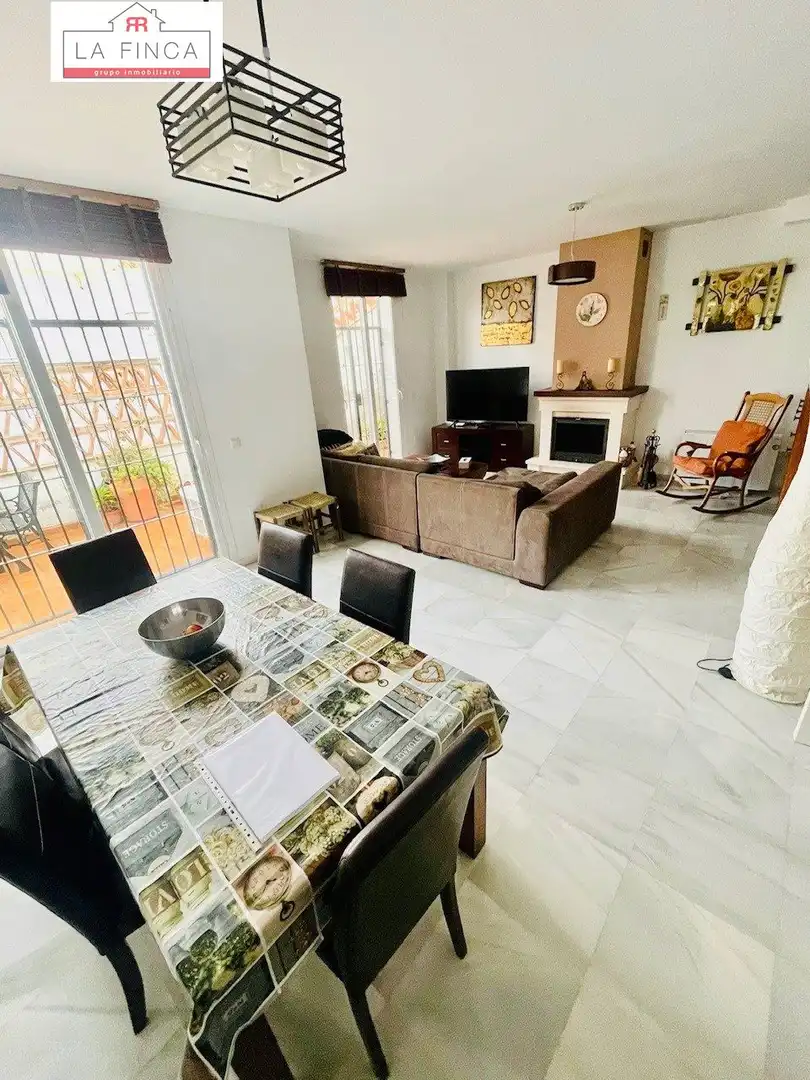 Living room of Detached homes for sale in Benalmádena  with Air Conditioner, Terrace and Storage room