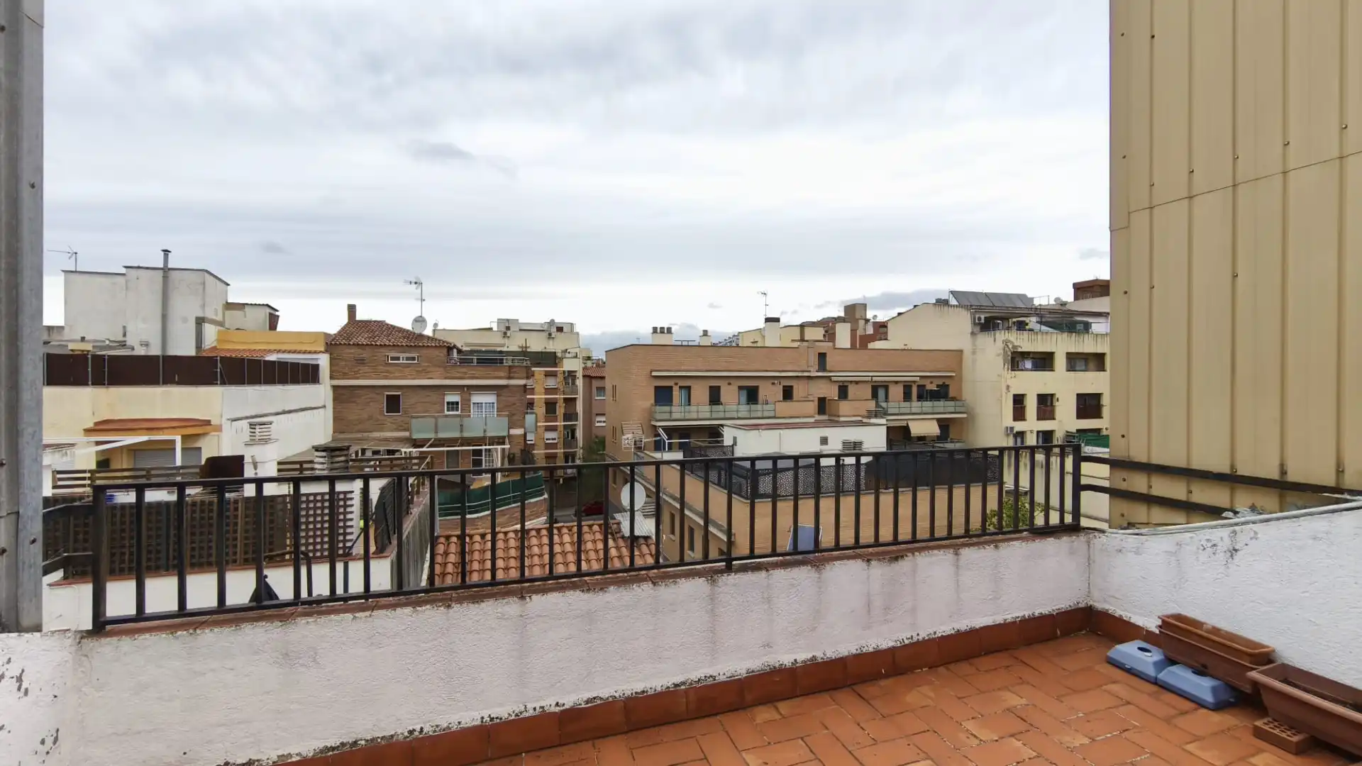 Terraza de Casa adosada en venta en Cerdanyola del Vallès con Calefacción, Terraza y Balcón