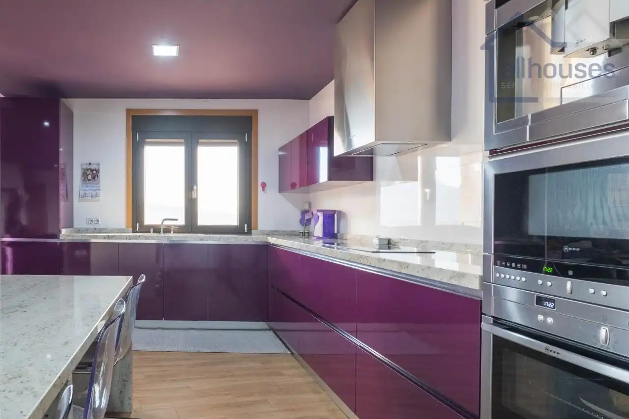 Cocina de Casa o chalet en venta en Tui con Calefacción, Jardín privado y Terraza