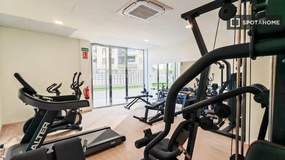 Flat for rent in Valencia  with Air Conditioner, Heating and Furnished