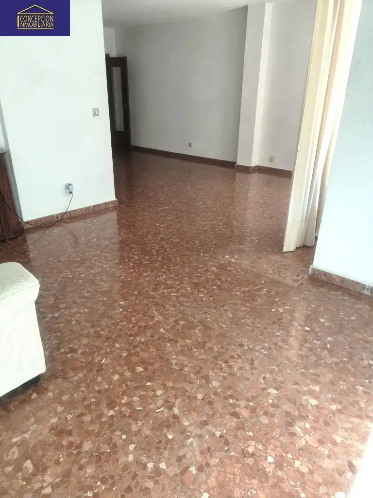 Wohnung zum Verkauf in Córdoba mit Terrasse und Balkon
