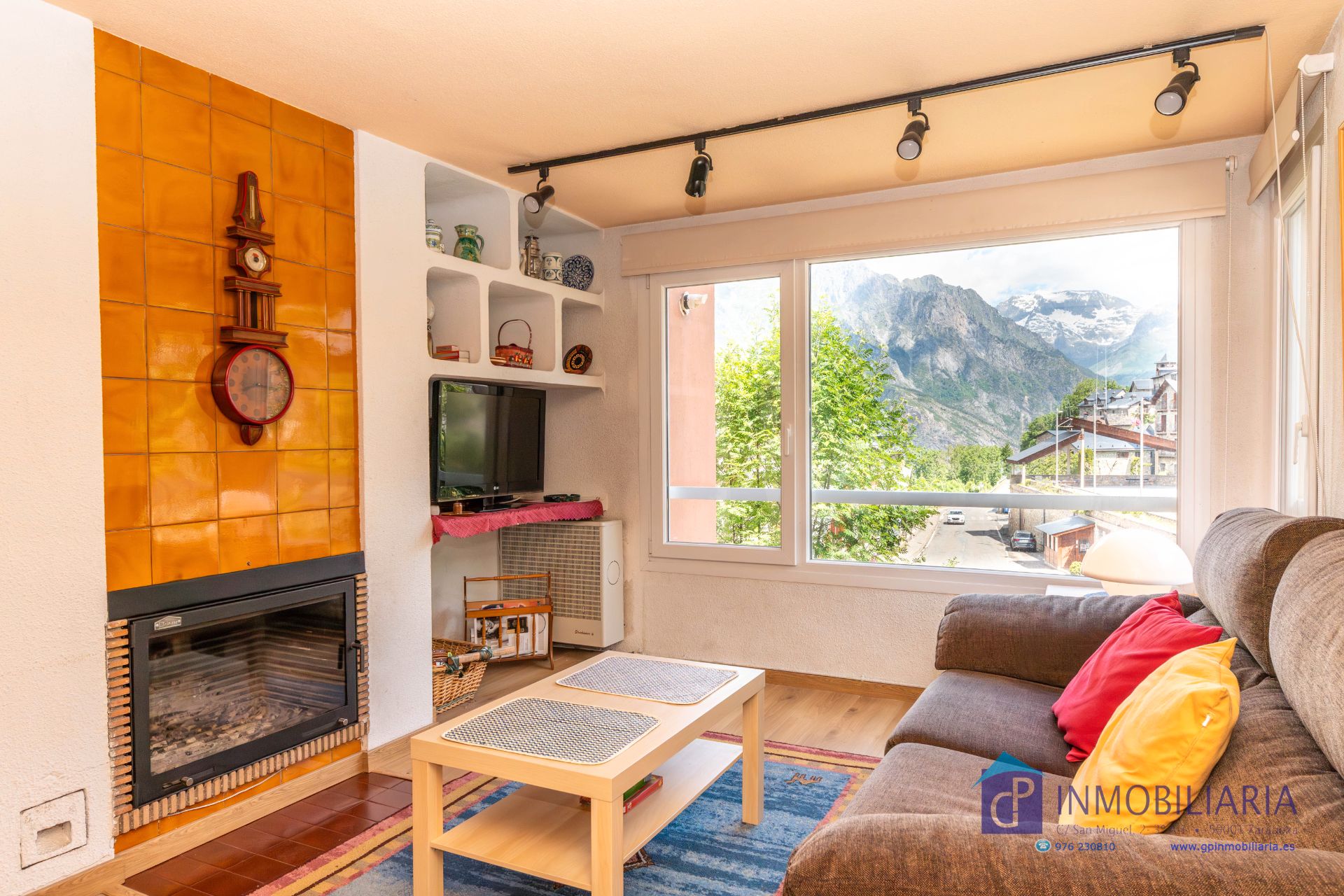 Living room of Apartment for sale in Benasque  with Heating, Parquet flooring and Storage room