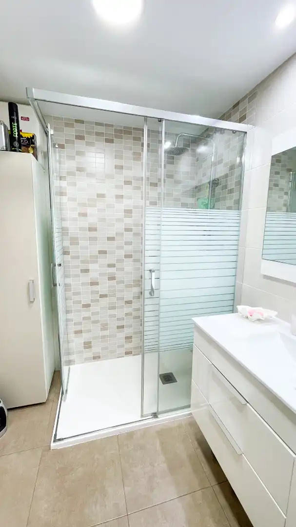 Baño de Planta baja en venta en Ripollet con Aire acondicionado, Calefacción y Terraza