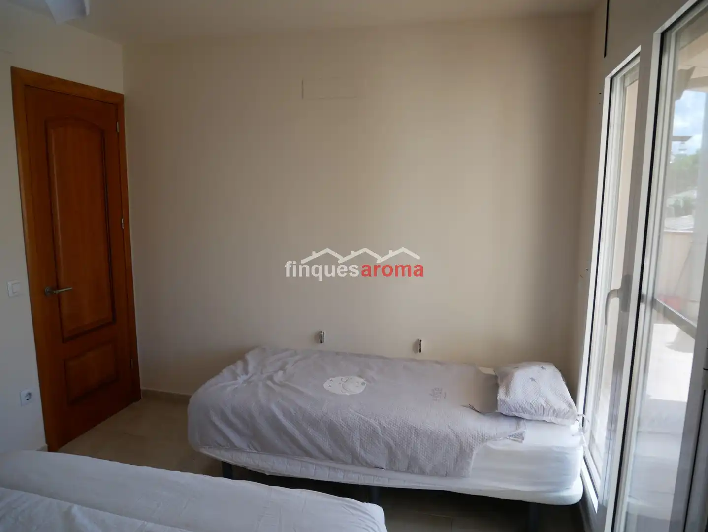 Habitación de Casa adosada en venta en Pira con Aire acondicionado, Calefacción y Terraza