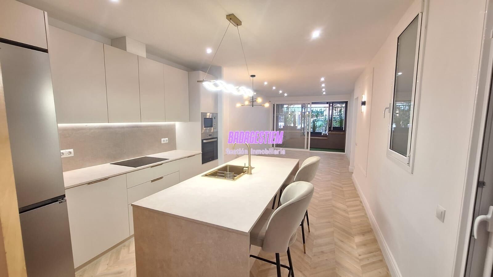 Kitchen of Planta baja for sale in Badalona  with Air Conditioner, Heating and Parquet flooring