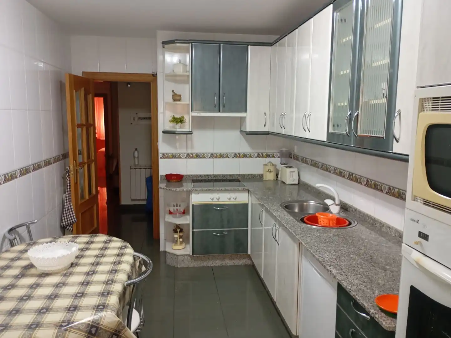 Appartamento con ascensore in affitto a Calle los Claveles 15, imagen 3
