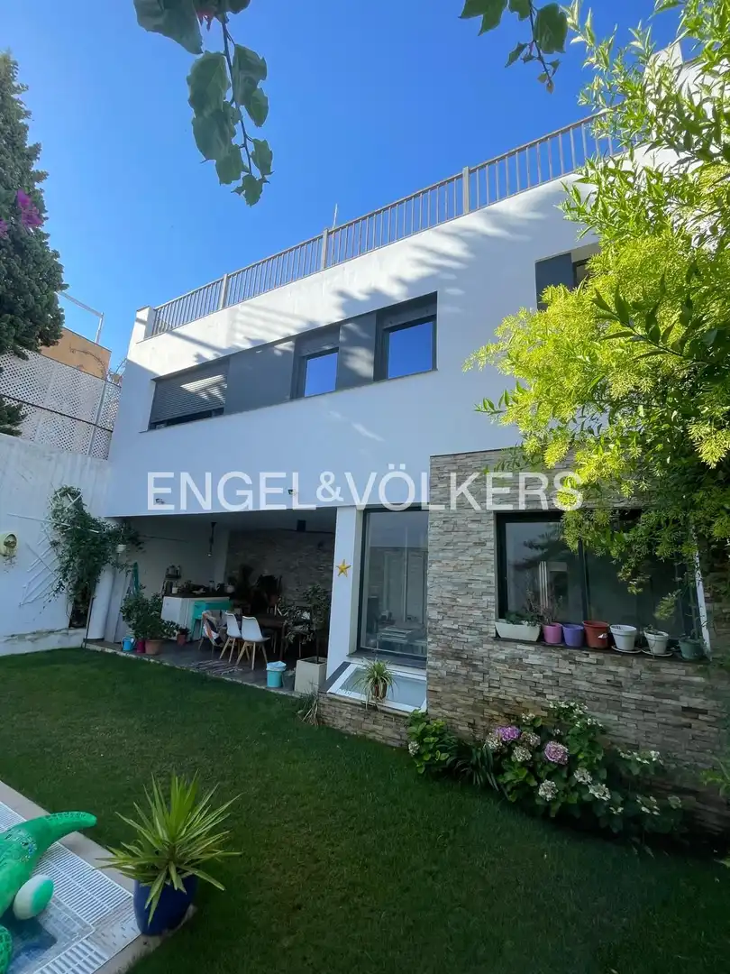 Außenansicht von Haus oder Chalet zur Miete in Sevilla mit Klimaanlage, Heizung und Privatgarten
