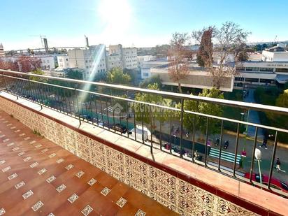 Exterior view of Flat for sale in  Sevilla Capital  with Heating and Terrace