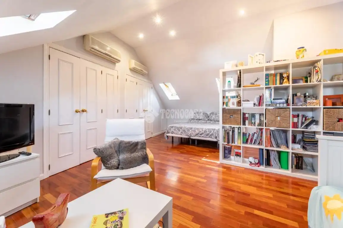 Habitación de Piso en venta en Torrelodones con Aire acondicionado