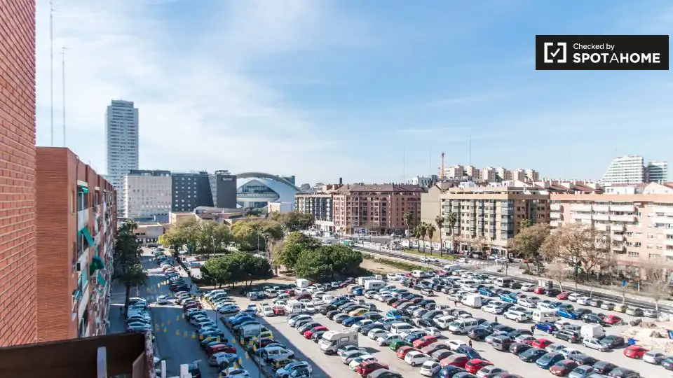 Parking of Flat for rent in Valencia  with Air Conditioner, Heating and Furnished
