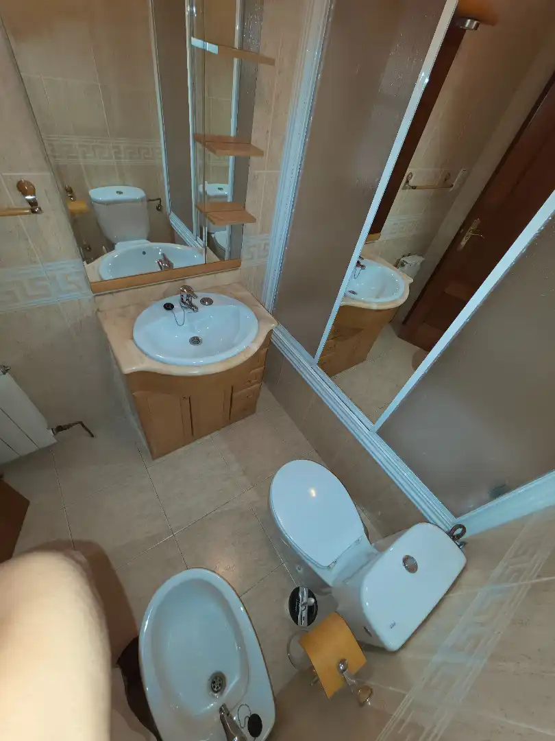 Bany de Pis per a compartir en Talavera de la Reina amb Aire condicionat, Calefacció i Parquet