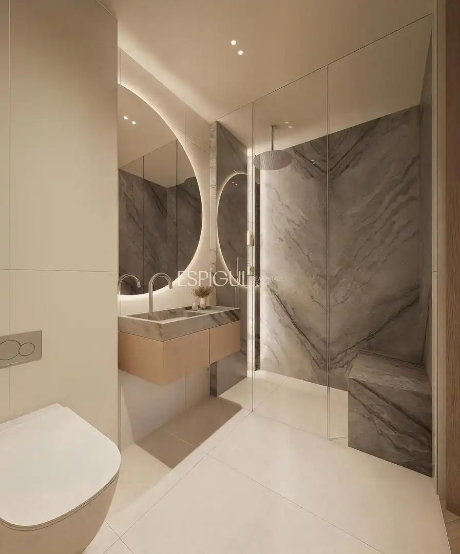 Baño de Ático en venta en Madrid con Calefacción y Terraza