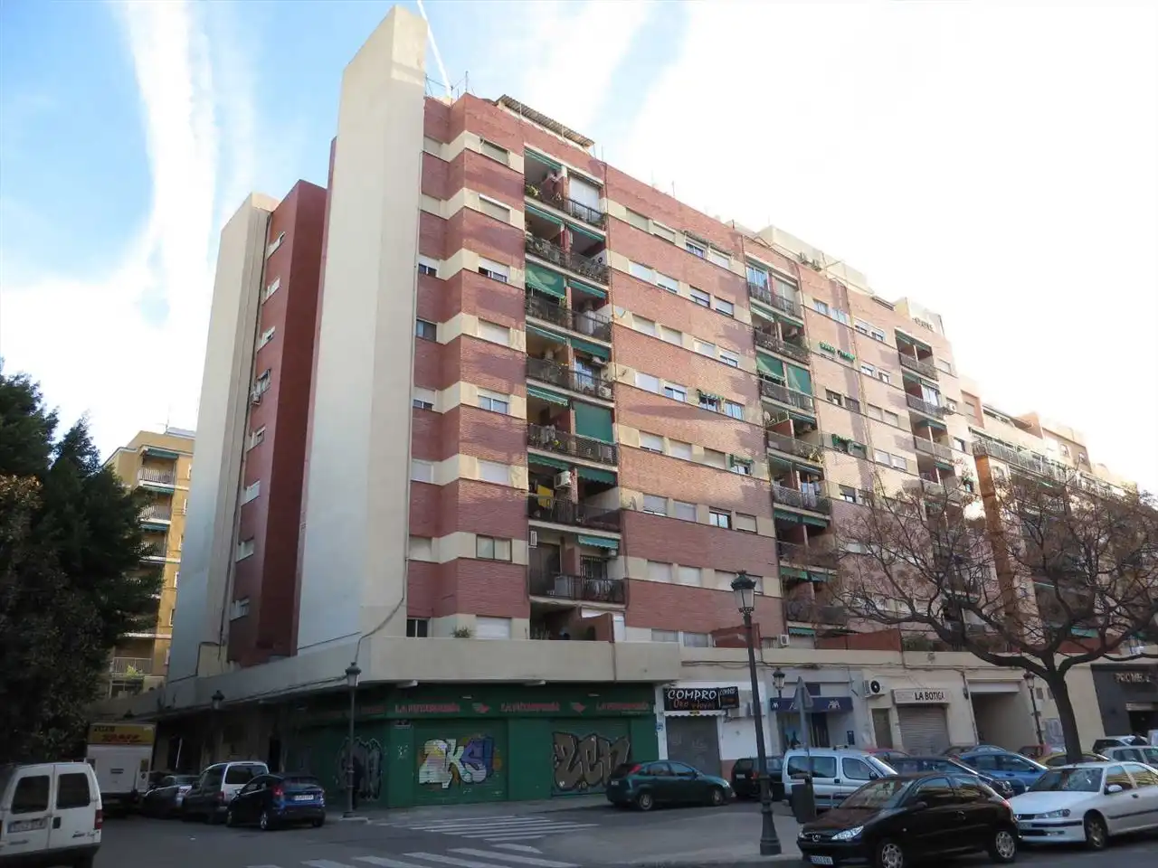 Flat with terrace for sale in Plaça d'Enric Granados 19
