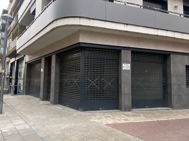 Locale commerciale in affitto a La Llagosta