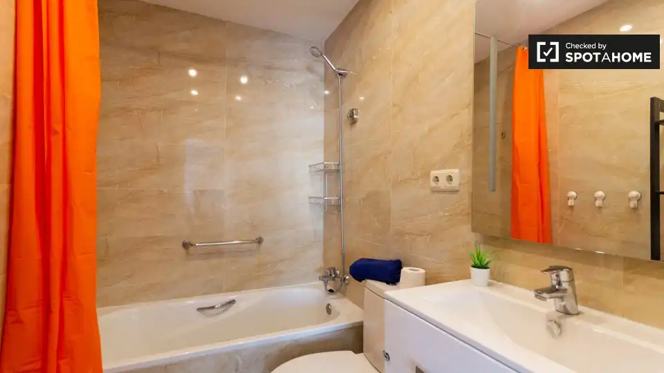 Room in Puerta del Ángel