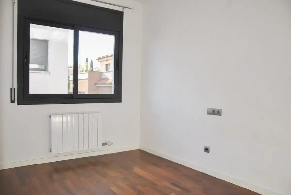 Dormitori de Casa o xalet en venda en Cunit amb Calefacció, Jardí privat i Parquet