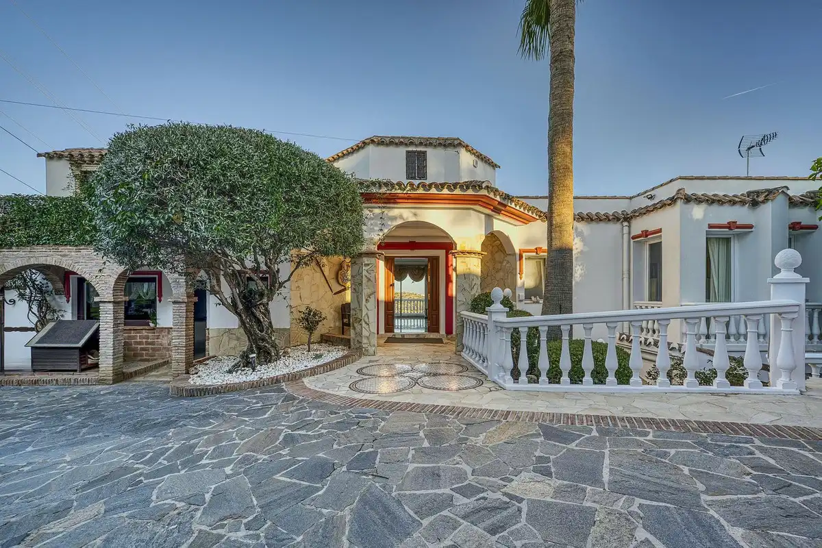 Detached homes for sale in Marbella  with Air Conditioner, Terrace and Storage room