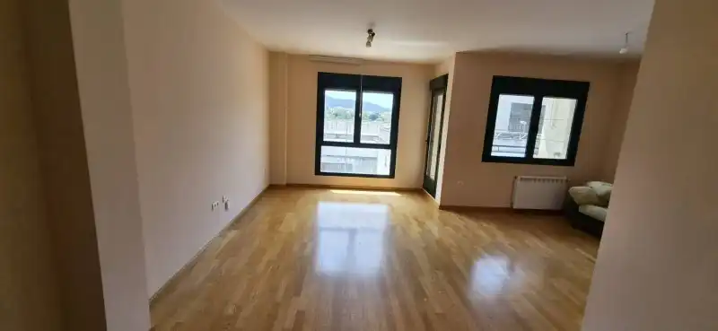 Sala d'estar de Pis en venda en Plasencia amb Aire condicionat, Calefacció i Jardí privat