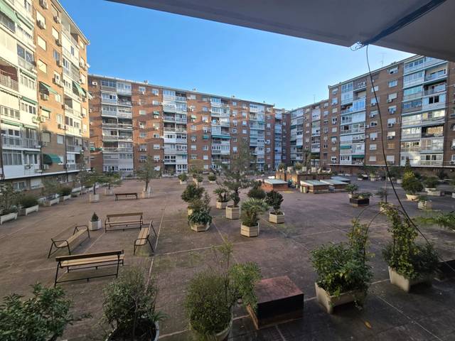 Piso en Venta en Calle de Antonio López en Comillas