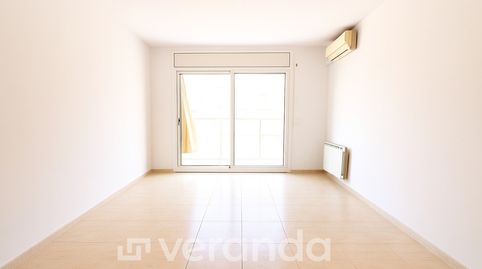 Foto 2 de Piso en venta en Can Clos - Pinetons, Ripollet