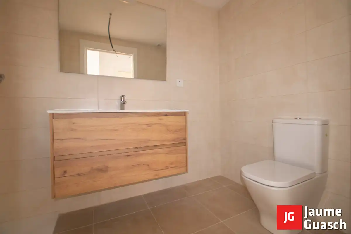 Bany de Àtic en venda en Torredembarra amb Calefacció, Parquet i Terrassa
