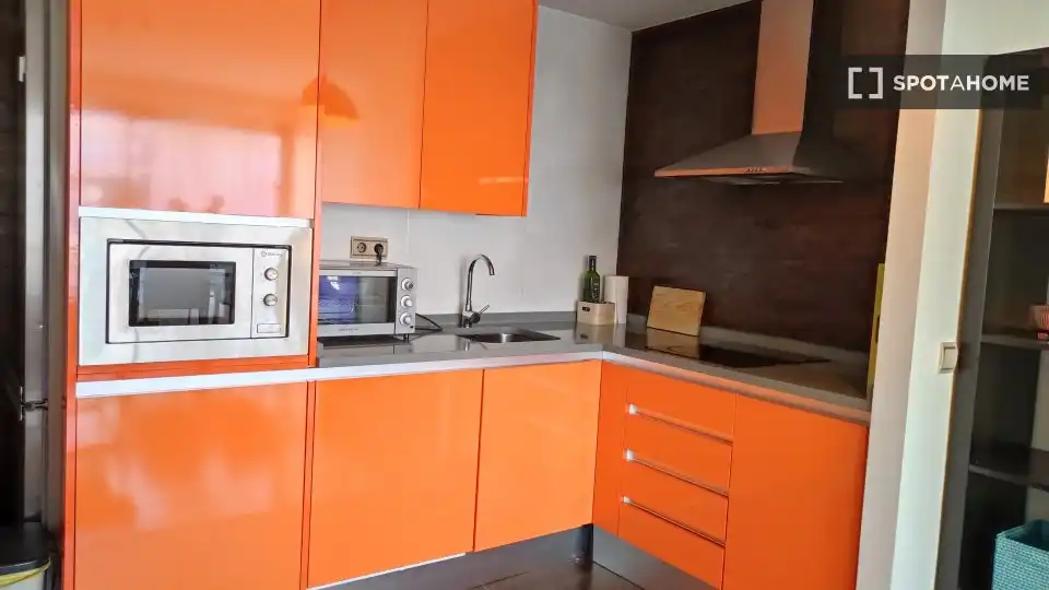 Cocina de Apartamento para compartir en Madrid con Aire acondicionado, Terraza y Amueblado