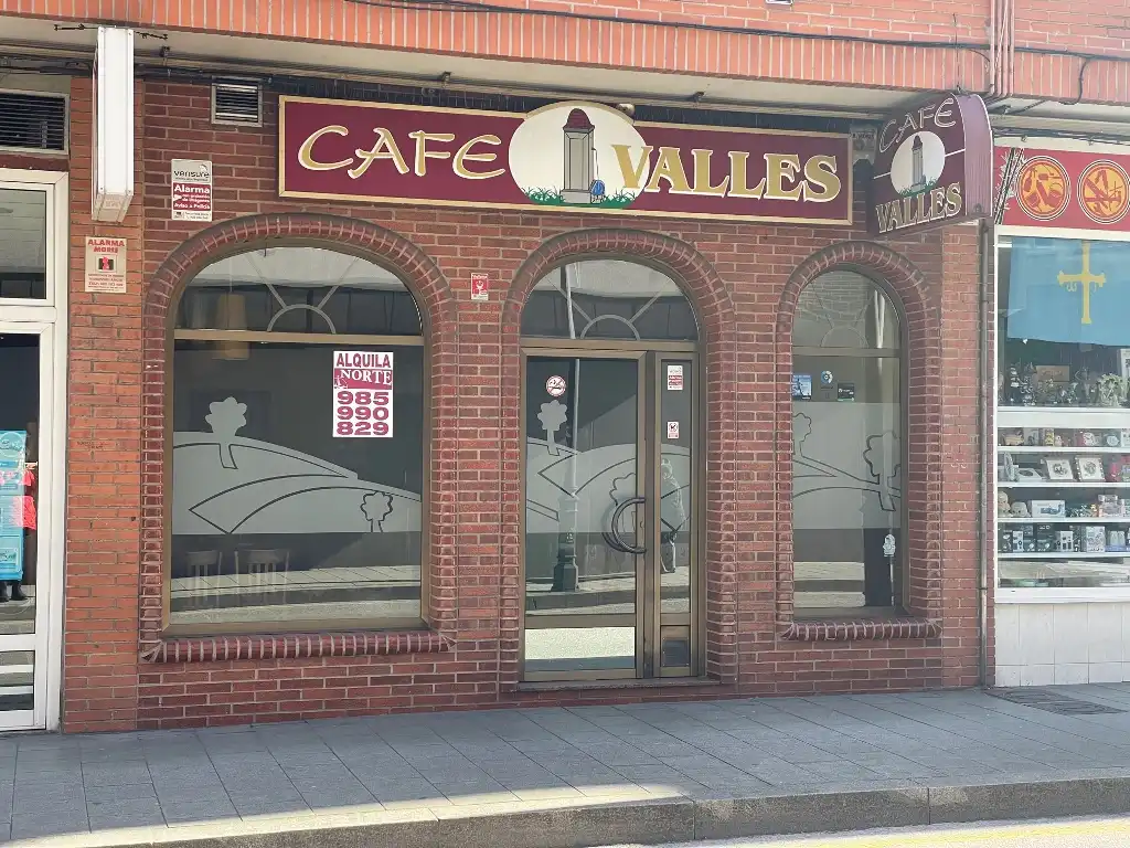Local de alquiler en Gijón  con Amueblado