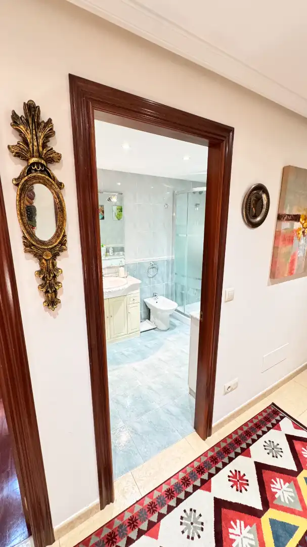 Badezimmer von Wohnung zum Verkauf in Arteixo mit Heizung, Parkett und Terrasse