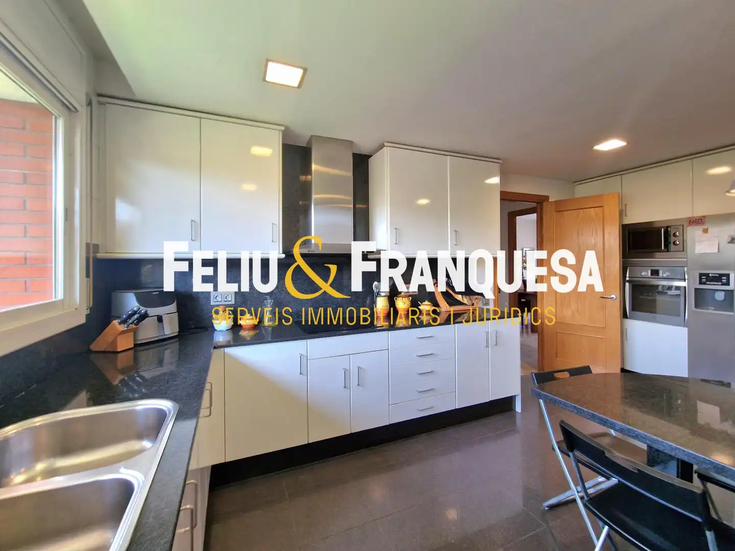 Kitchen of Houses for sale in Sant Cugat del Vallès  with Heating, Private garden and Terrace