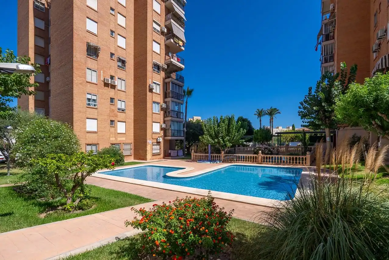 Piscina de Piso en venta en El Campello