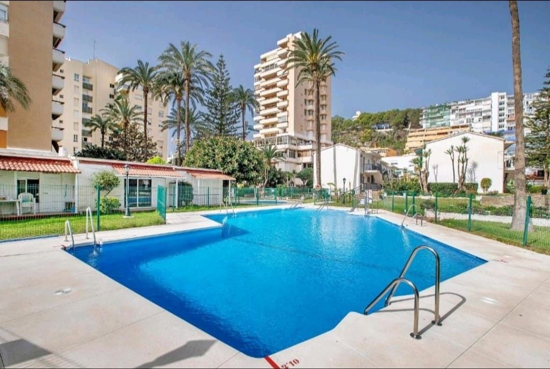 Piscina de Estudi de lloguer en Torremolinos amb Aire condicionat, Piscina i Moblat