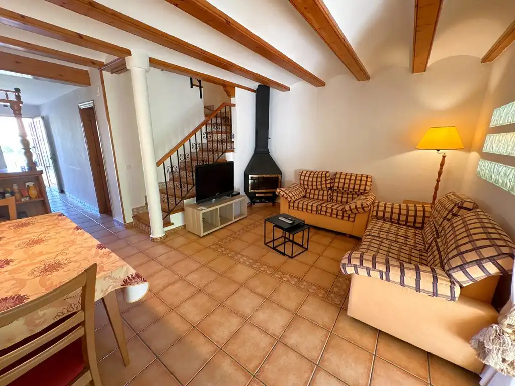 Wohnzimmer von Einfamilien-Reihenhaus zum Verkauf in Dénia mit Klimaanlage, Terrasse und Balkon
