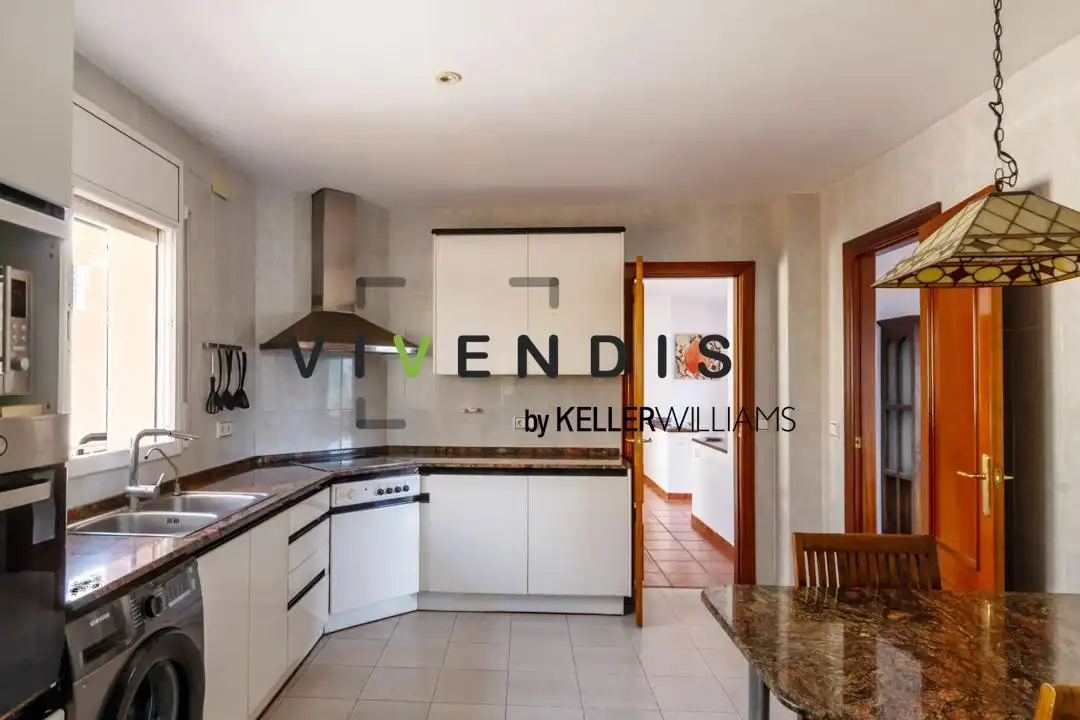Cocina de Casa o chalet en venta en Corbera de Llobregat con Aire acondicionado, Jardín privado y Terraza