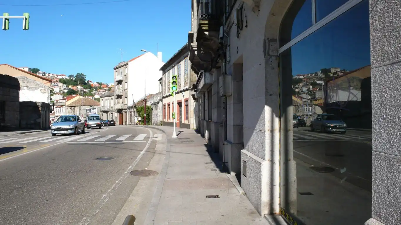 Vista exterior de Local en venda en Vigo 