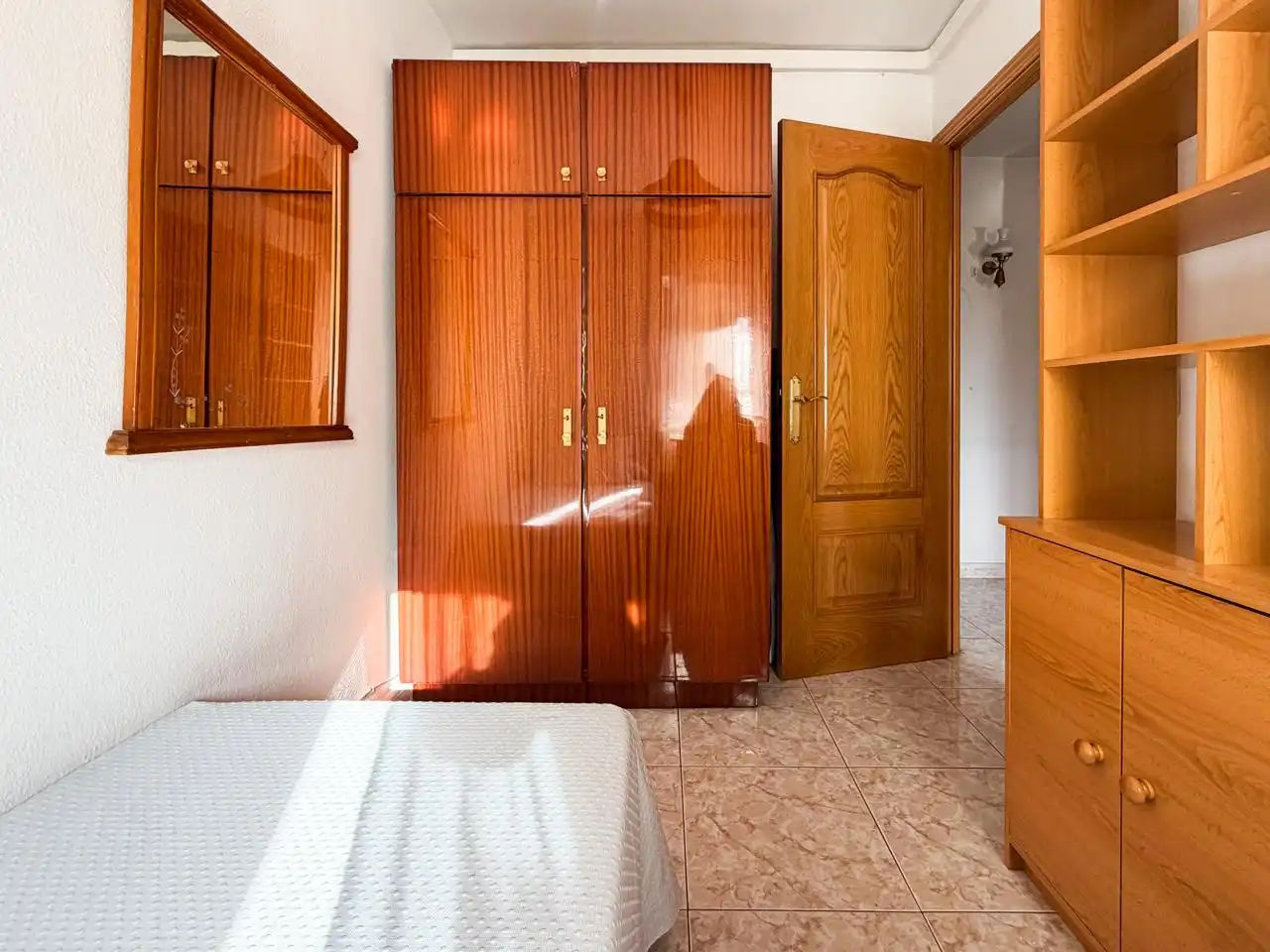 Habitación de Piso en venta en Madrid con Calefacción y Terraza
